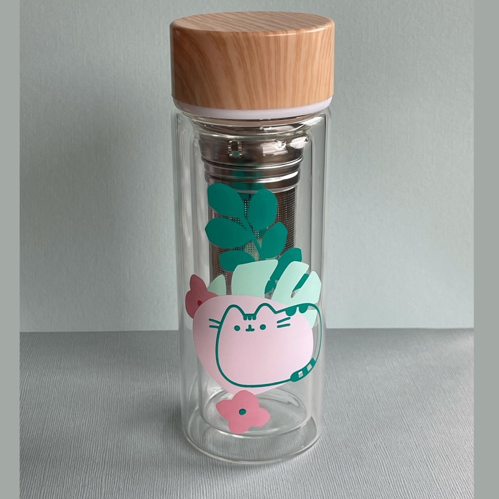 Pusheen Glass bottle with Tea Infuser New!